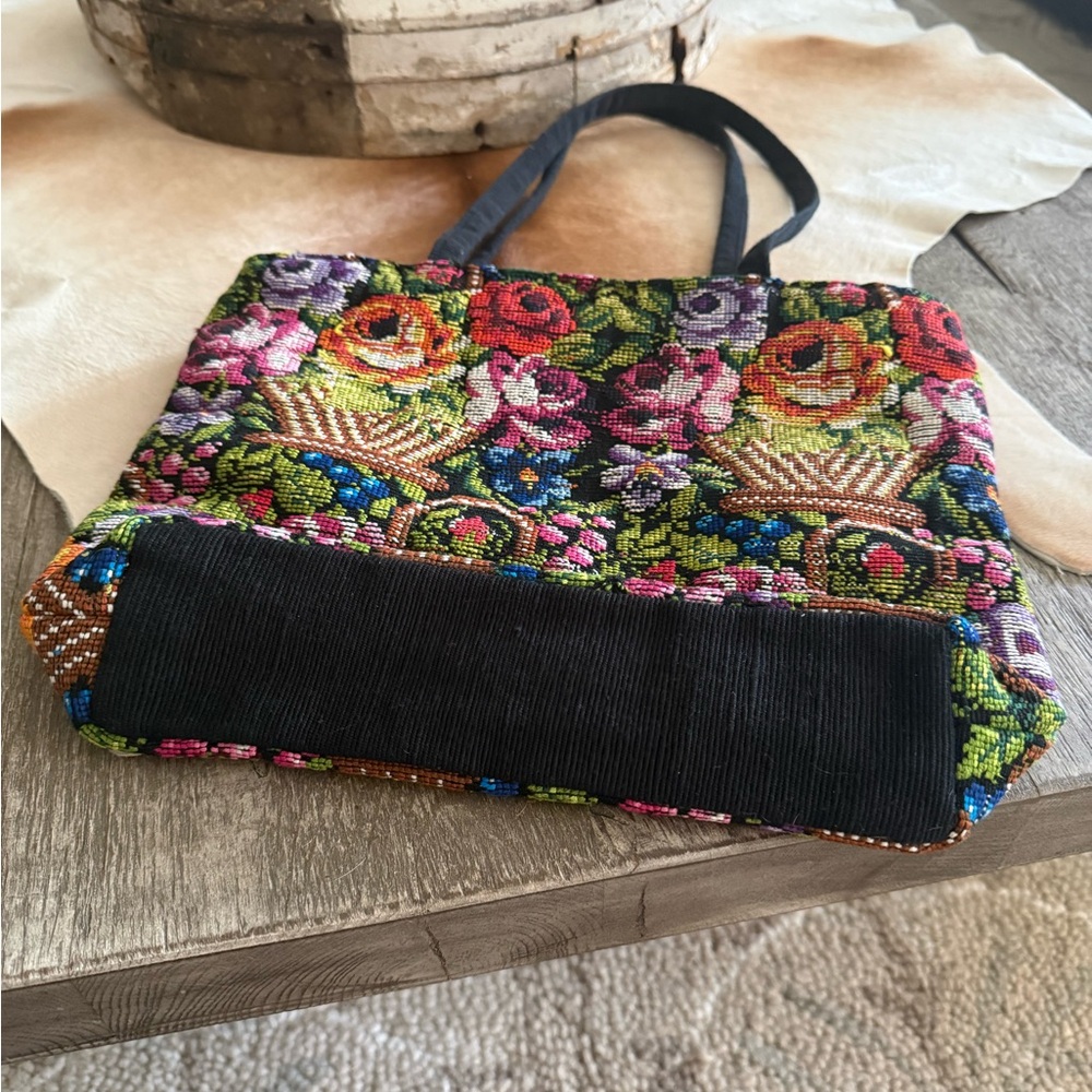 Beautiful Vibrant Floral Made in Guatemala Floral Tapestry Hand Bag - Picture 8 of 16